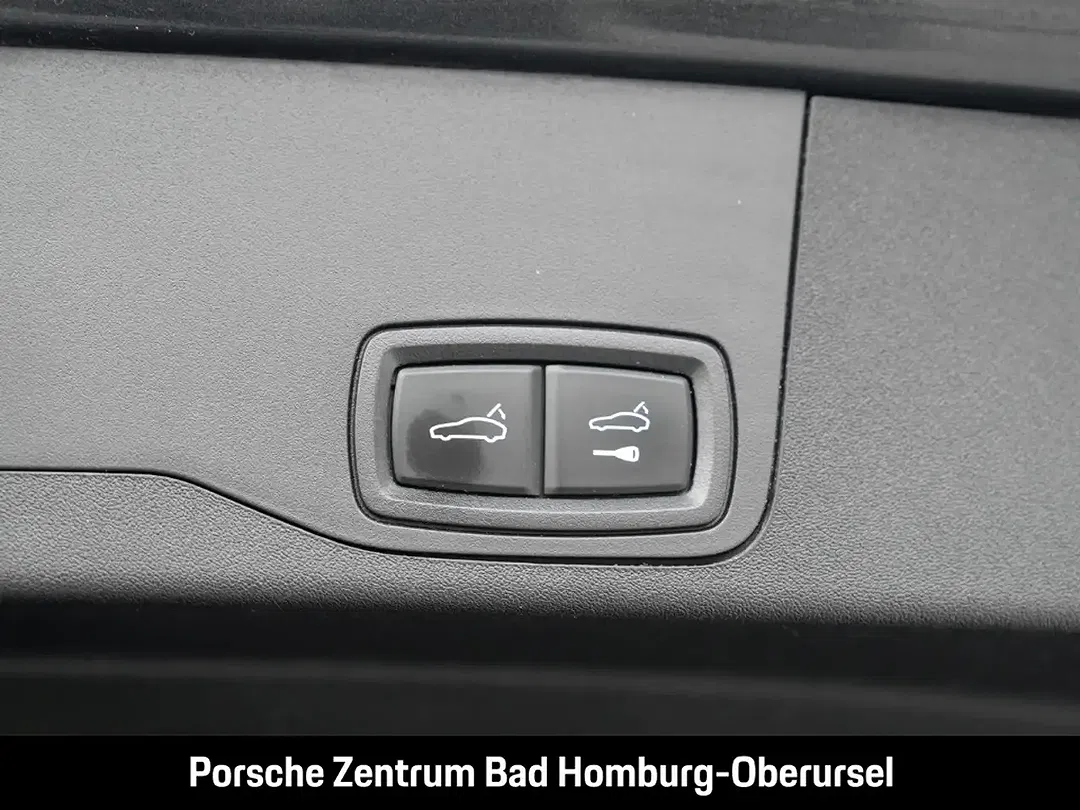 Porsche Taycan - Thumbnail 32