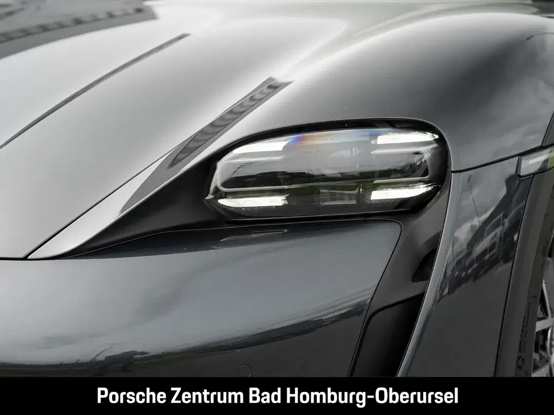 Porsche Taycan - Thumbnail 34