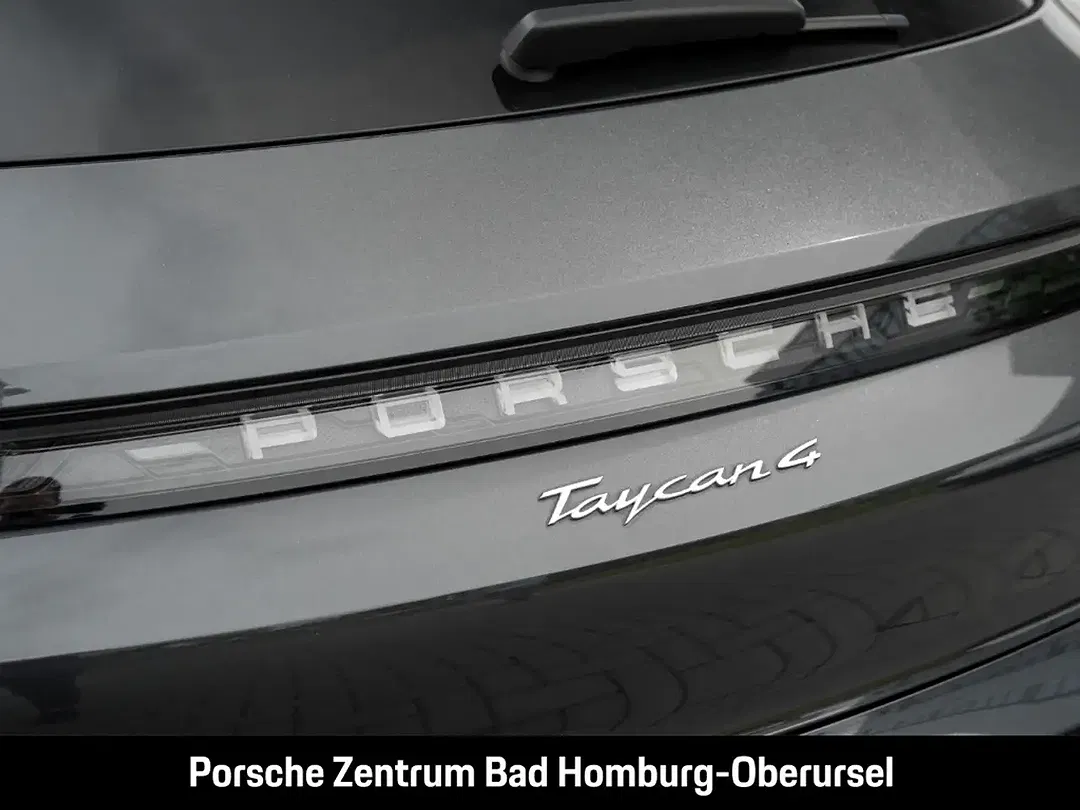 Porsche Taycan - Thumbnail 35