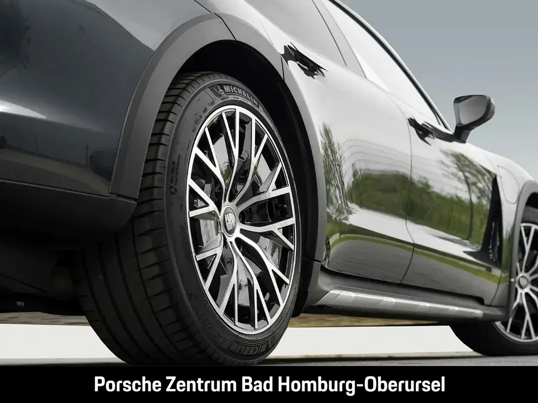 Porsche Taycan - Thumbnail 6