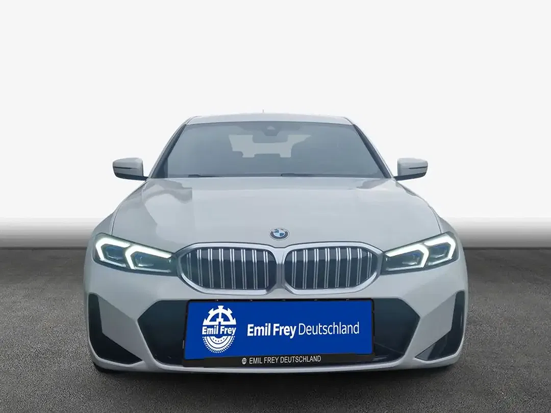 BMW 320 - Thumbnail 3