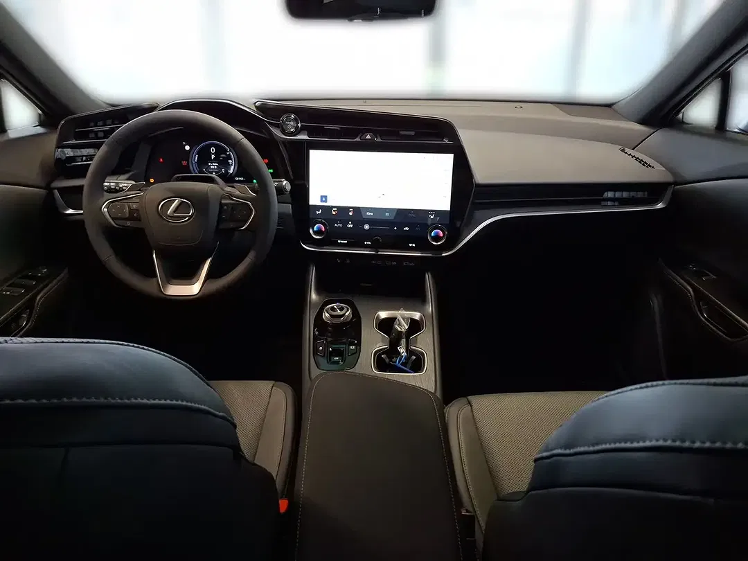 Lexus RZ - Thumbnail 13