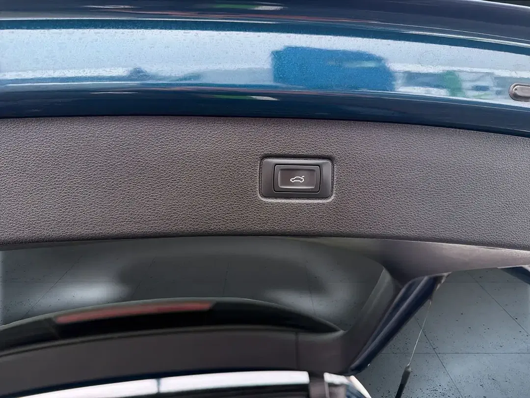 Audi Q7 - Thumbnail 14