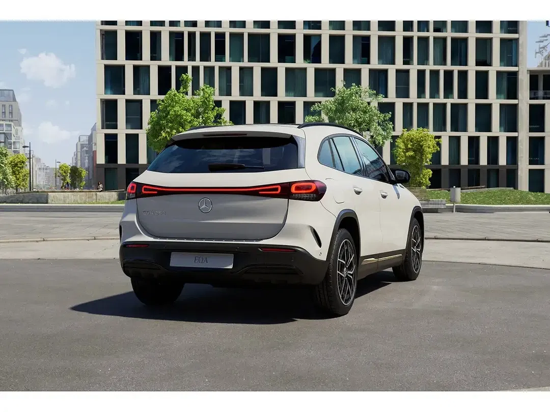 Mercedes-Benz EQA 250 - Thumbnail 12