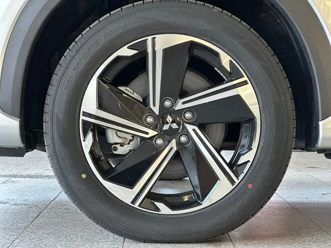 Mitsubishi Eclipse Cross - Thumbnail 6