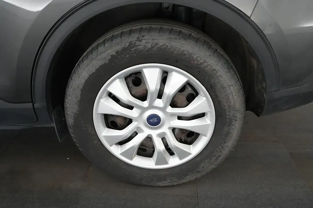 Ford Kuga - Thumbnail 24