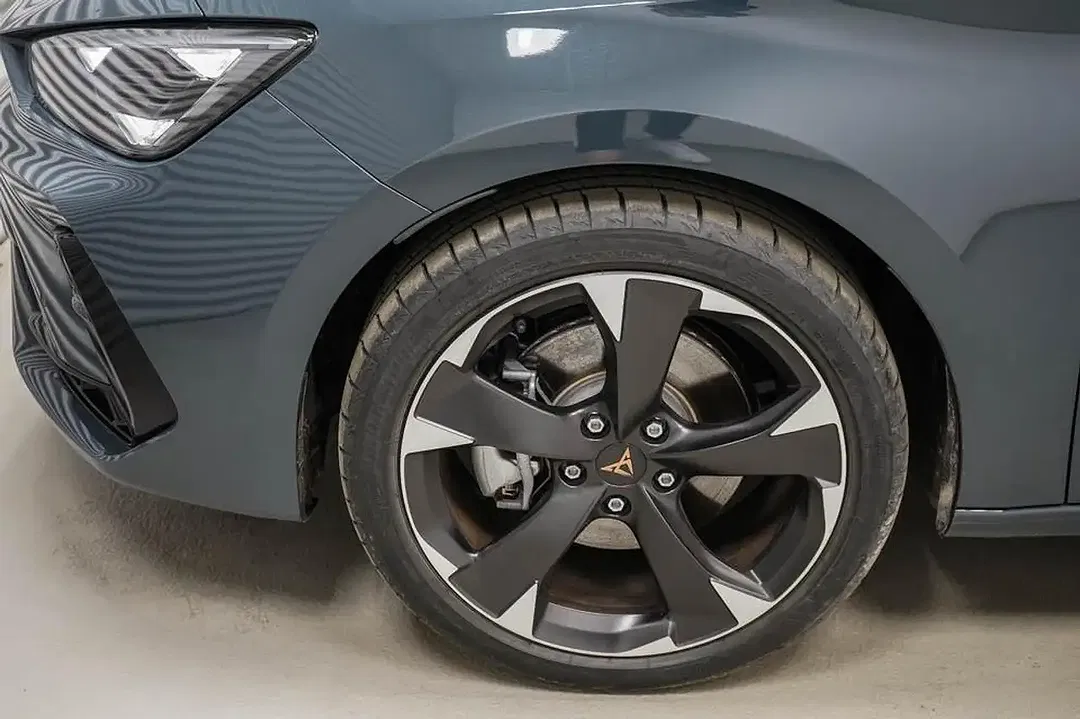 CUPRA Leon - Thumbnail 5
