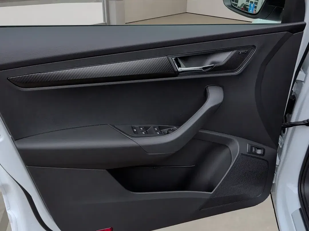 Skoda Karoq - Thumbnail 10