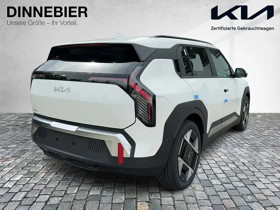 Kia EV3 - Thumbnail 5