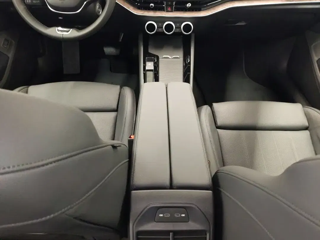 Skoda Superb - Thumbnail 11