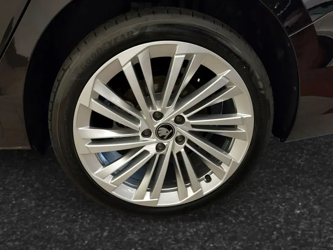 Skoda Superb - Thumbnail 7