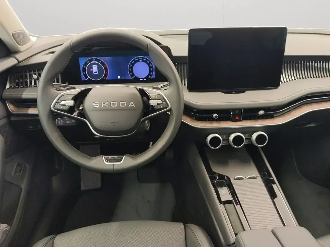 Skoda Superb - Thumbnail 8