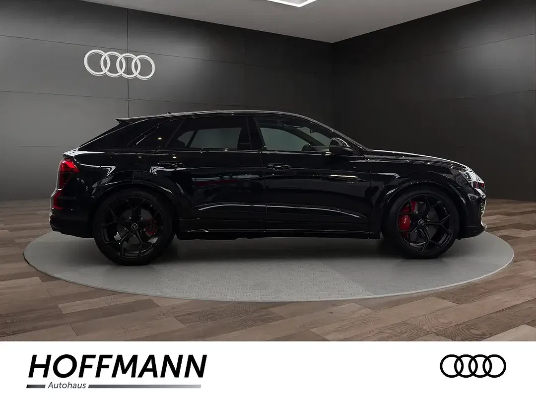 Audi RS Q8 - Thumbnail 3