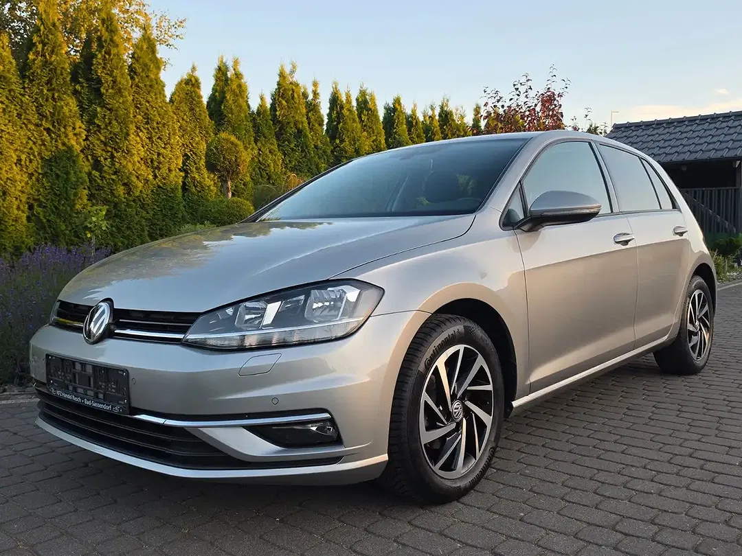 Volkswagen Golf - Thumbnail 2