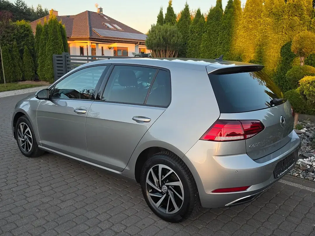 Volkswagen Golf - Thumbnail 5