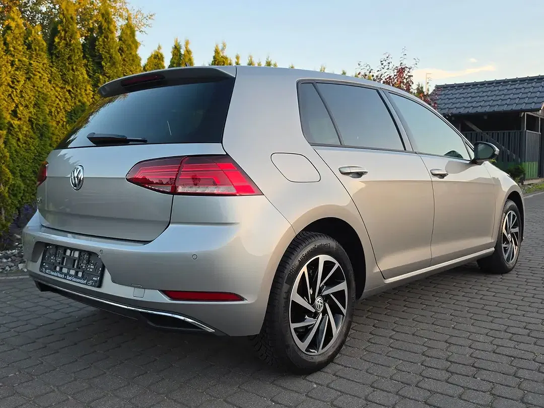 Volkswagen Golf - Thumbnail 9