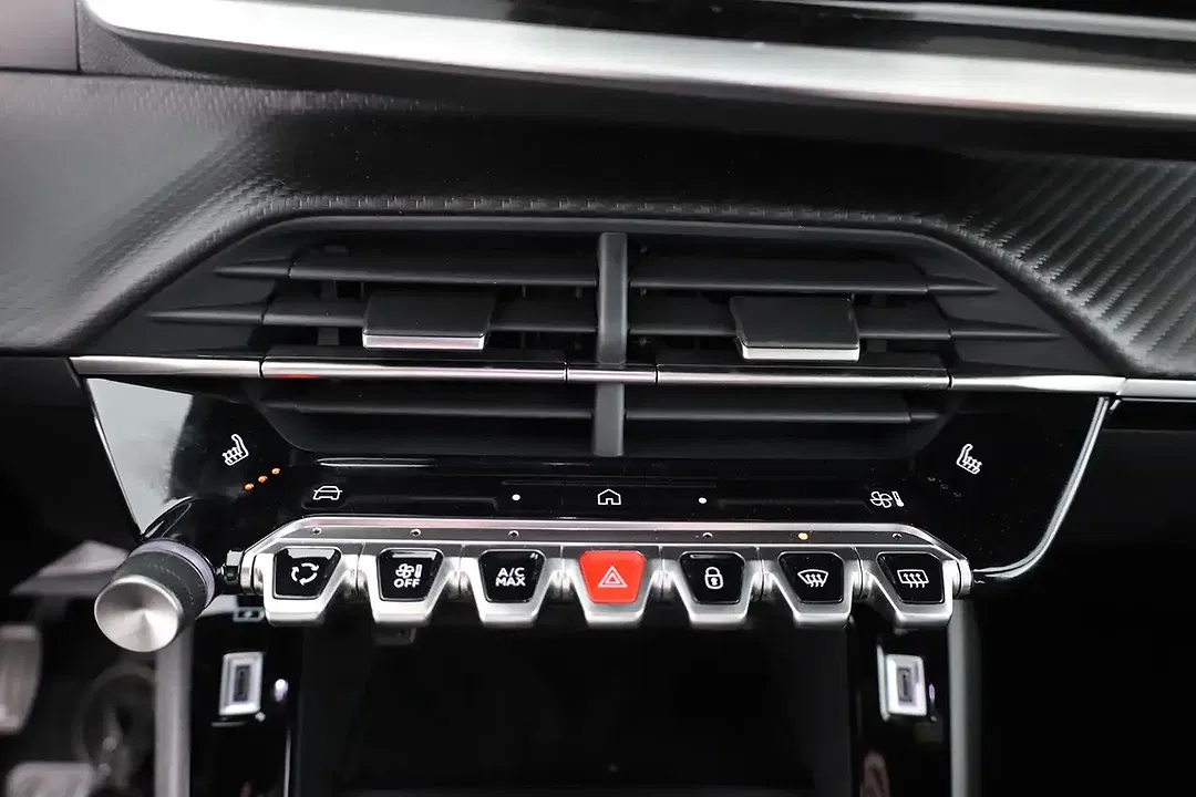 Peugeot 2008 - Thumbnail 11