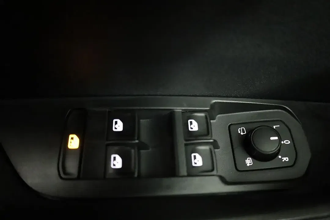 Skoda Karoq - Thumbnail 8