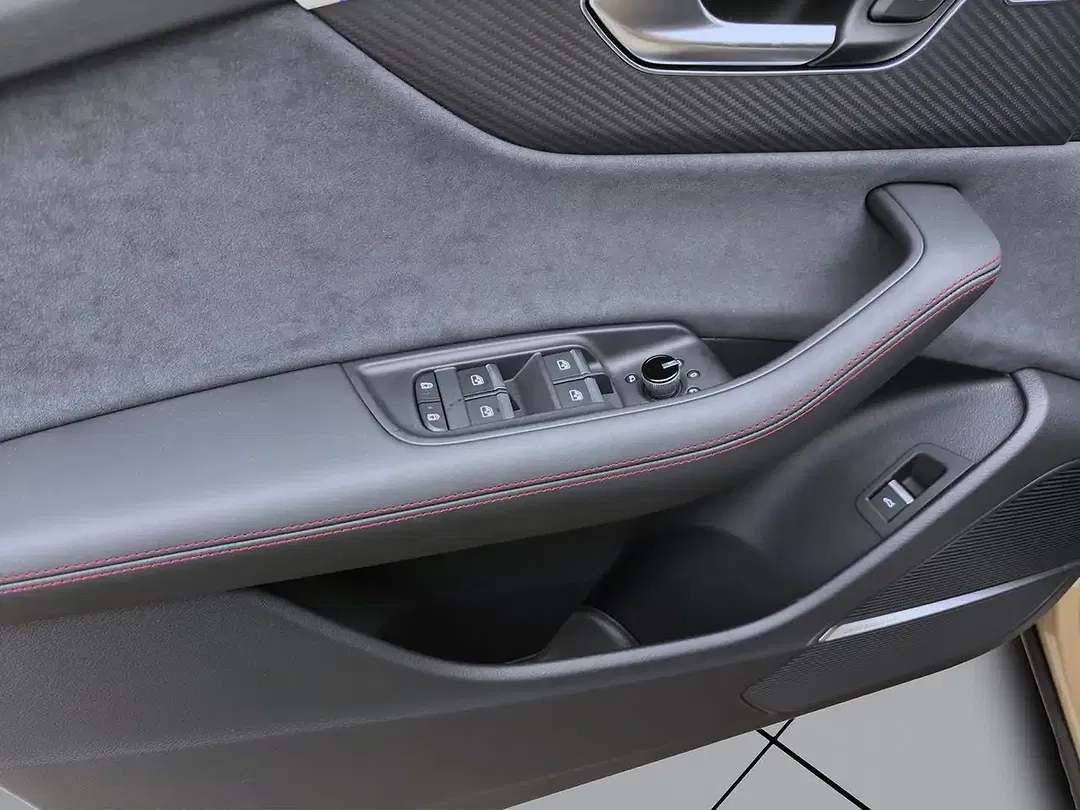 Audi Q8 - Thumbnail 11