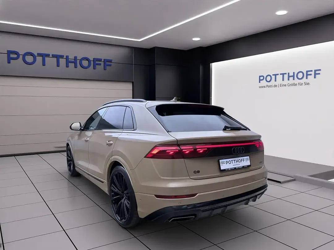 Audi Q8 - Thumbnail 3