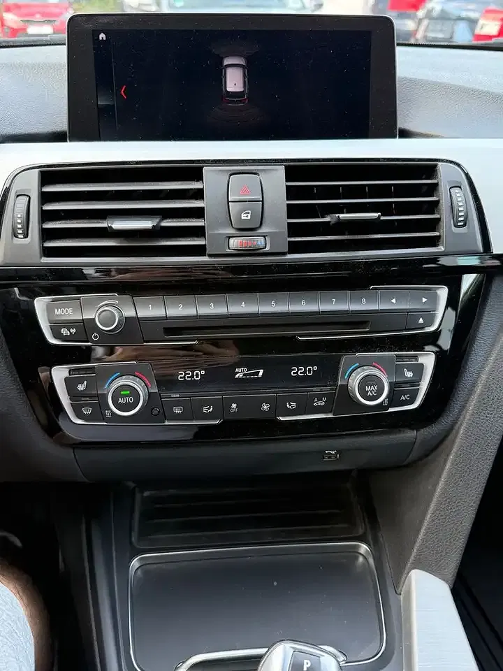 BMW 320 - Thumbnail 10