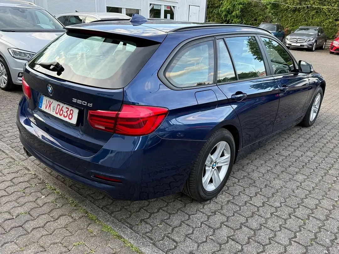 BMW 320 - Thumbnail 4