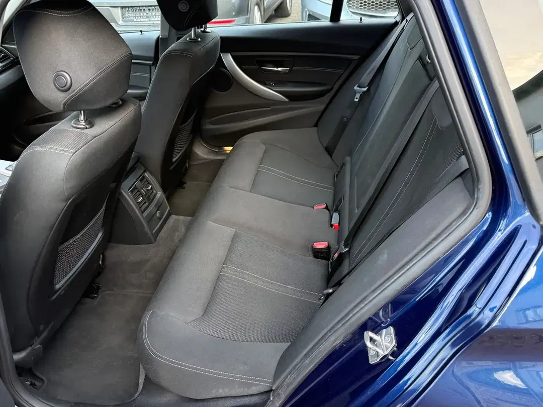 BMW 320 - Thumbnail 8