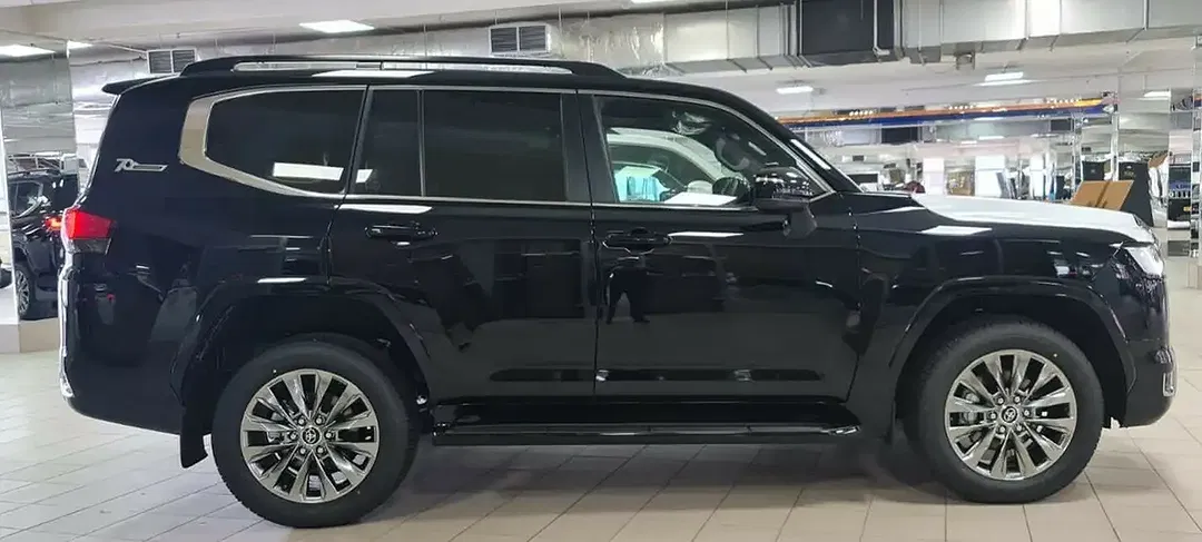 Toyota Land Cruiser - Thumbnail 4