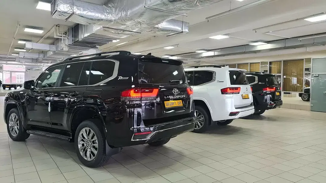 Toyota Land Cruiser - Thumbnail 8
