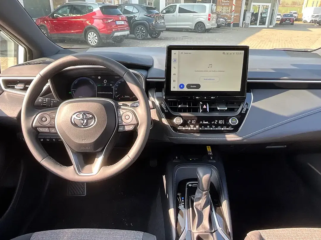 Toyota Corolla - Thumbnail 12