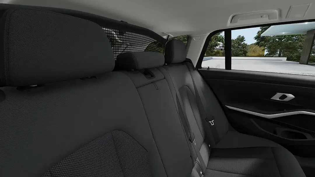 BMW 330 - Thumbnail 11