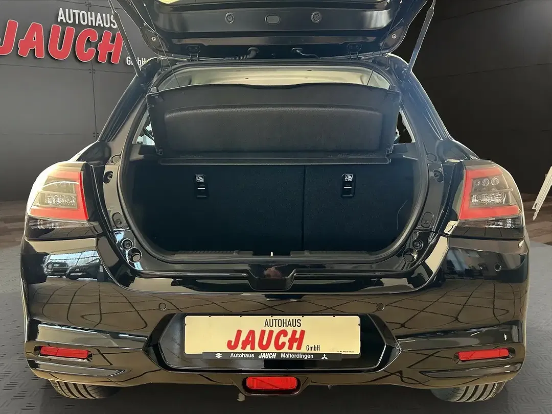 Suzuki Swift - Thumbnail 5