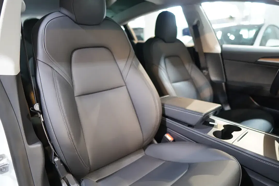 Tesla Model 3 - Thumbnail 18