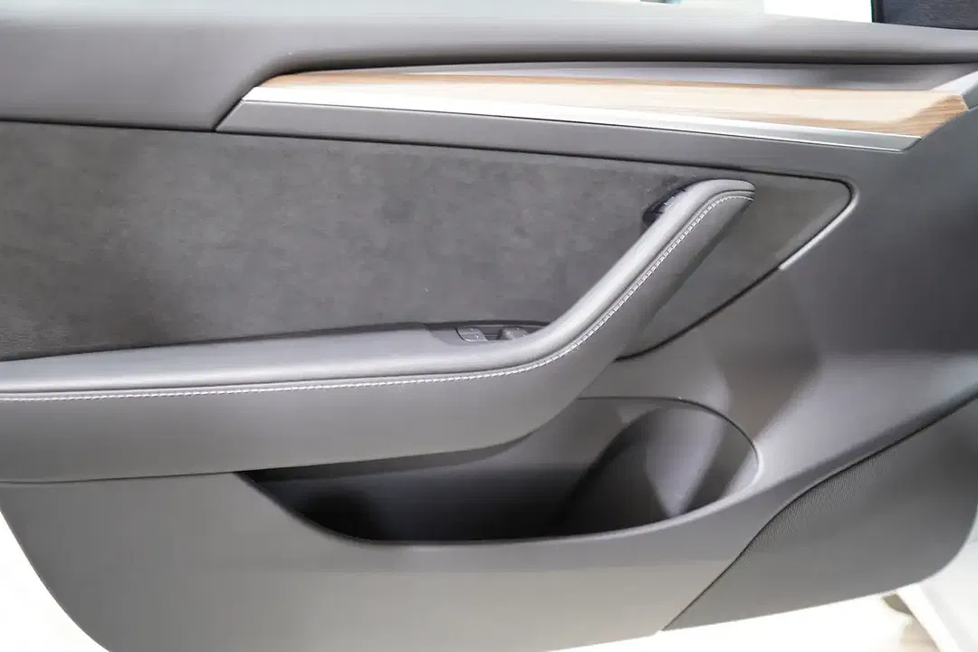 Tesla Model 3 - Thumbnail 20