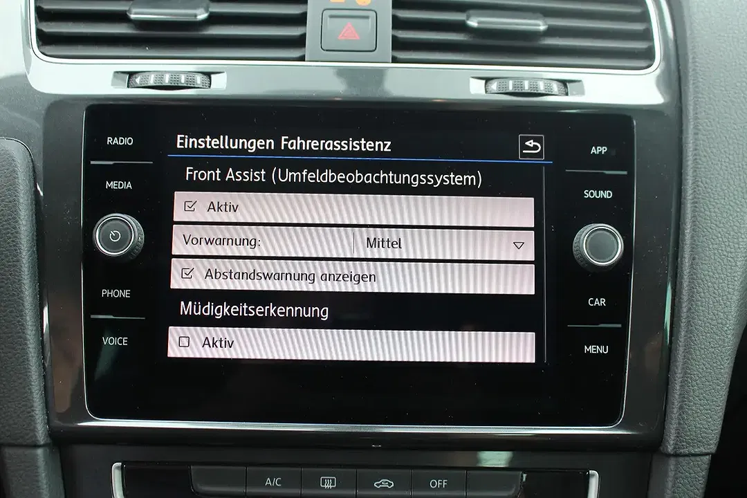 Volkswagen Golf - Thumbnail 15