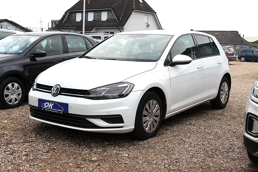 Volkswagen Golf - Thumbnail 2