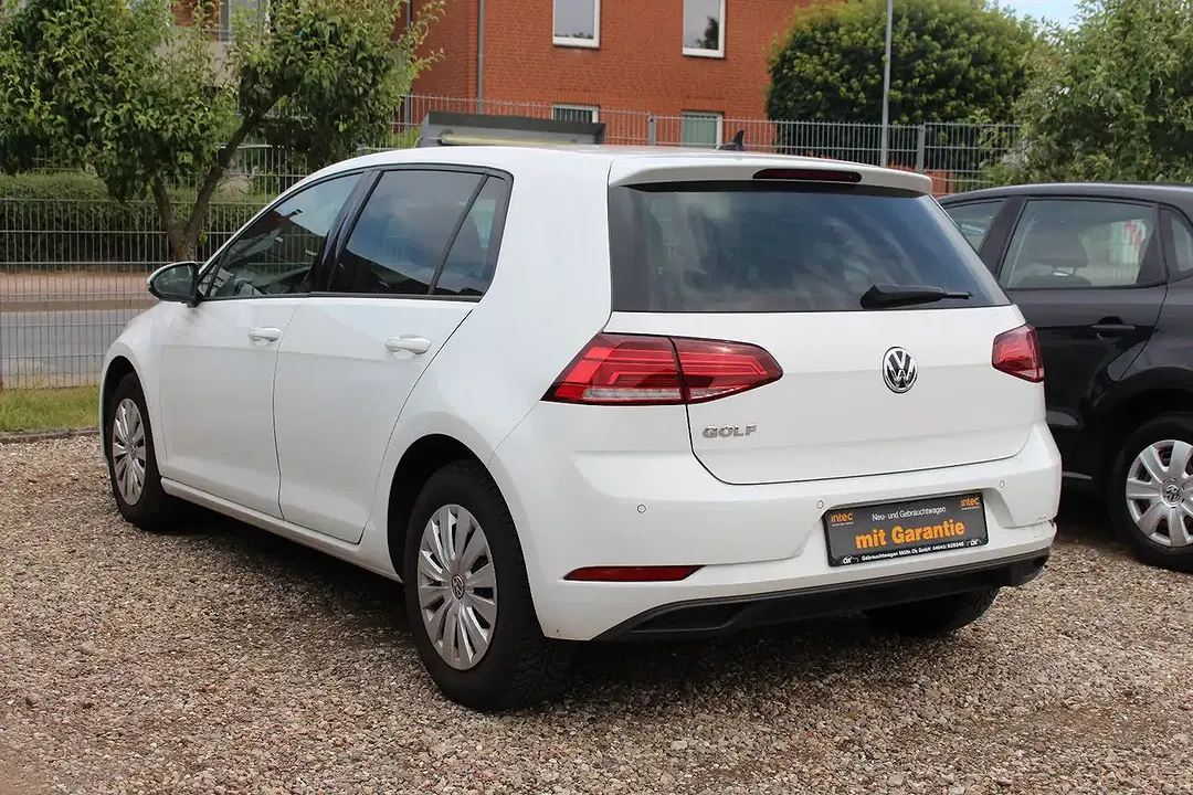 Volkswagen Golf - Thumbnail 4
