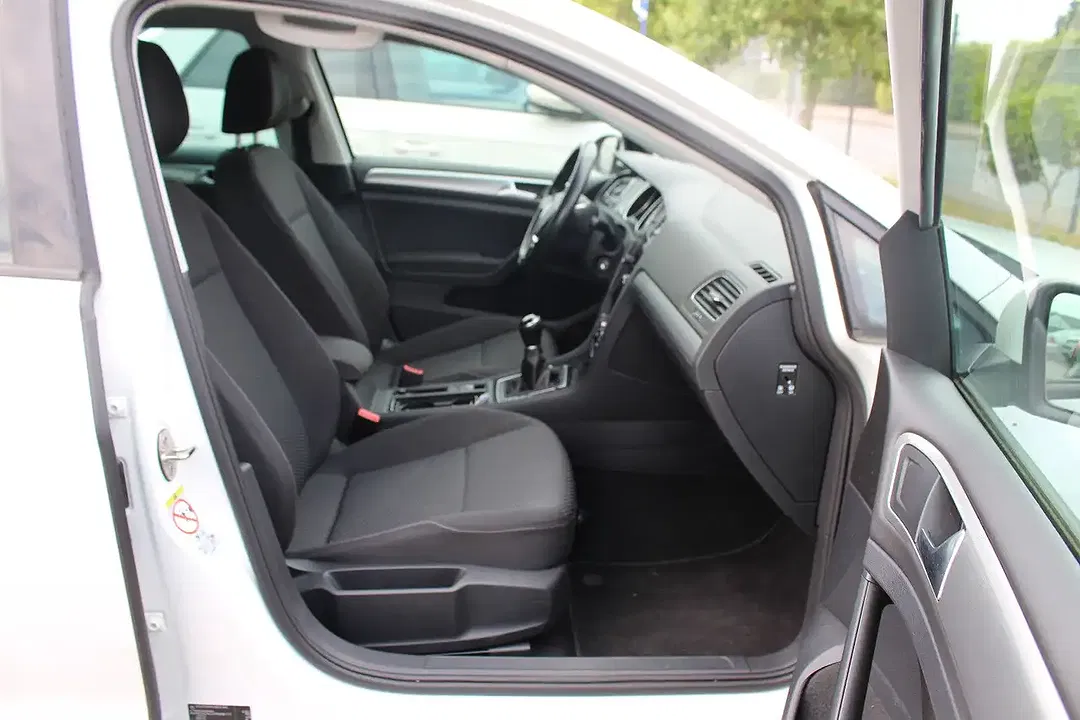 Volkswagen Golf - Thumbnail 6