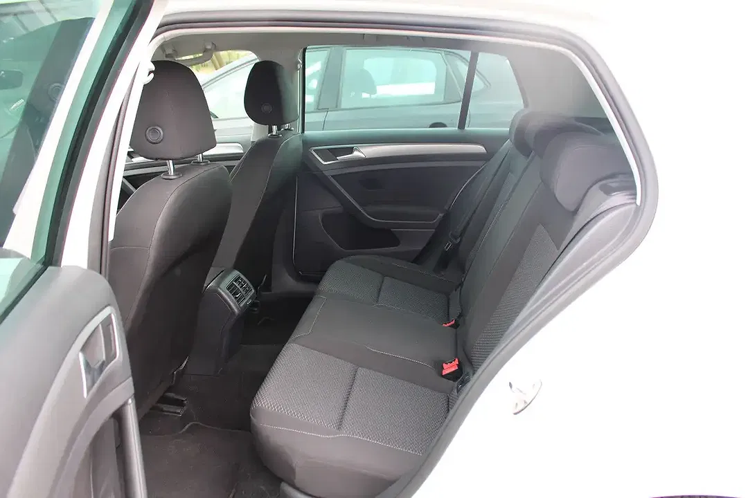 Volkswagen Golf - Thumbnail 8