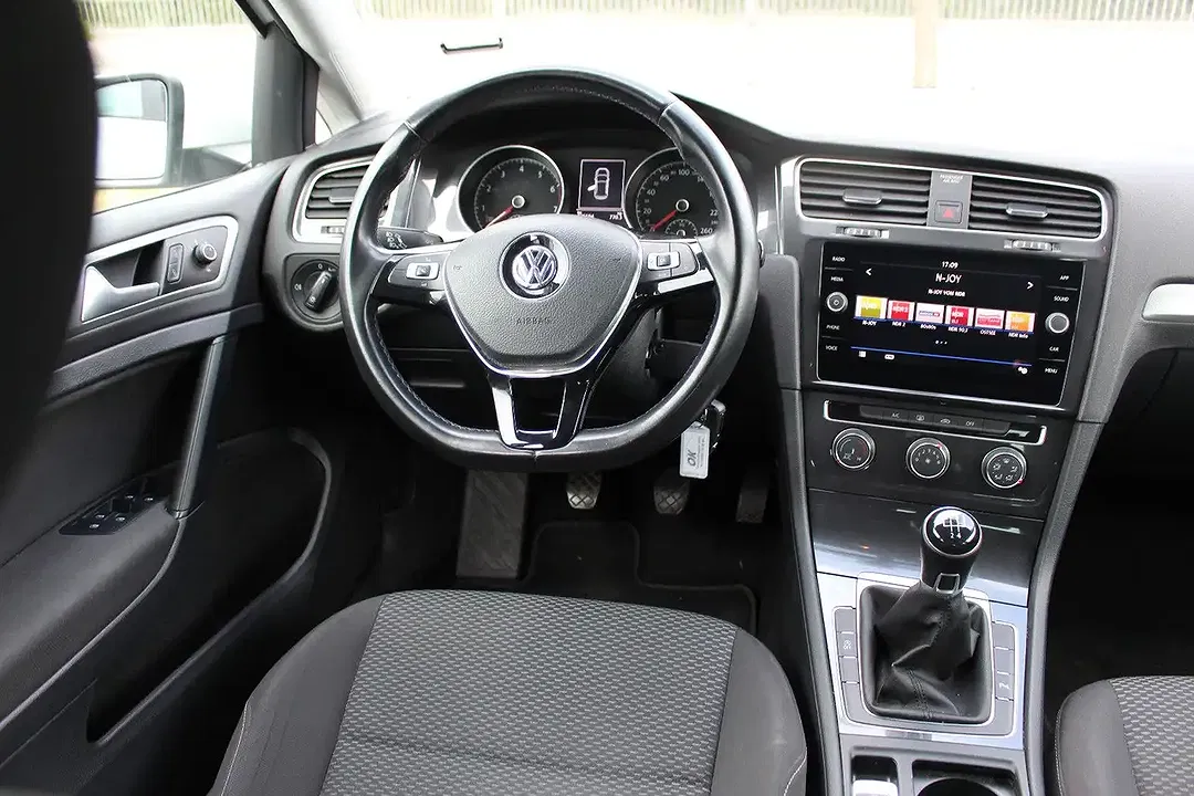 Volkswagen Golf - Thumbnail 9
