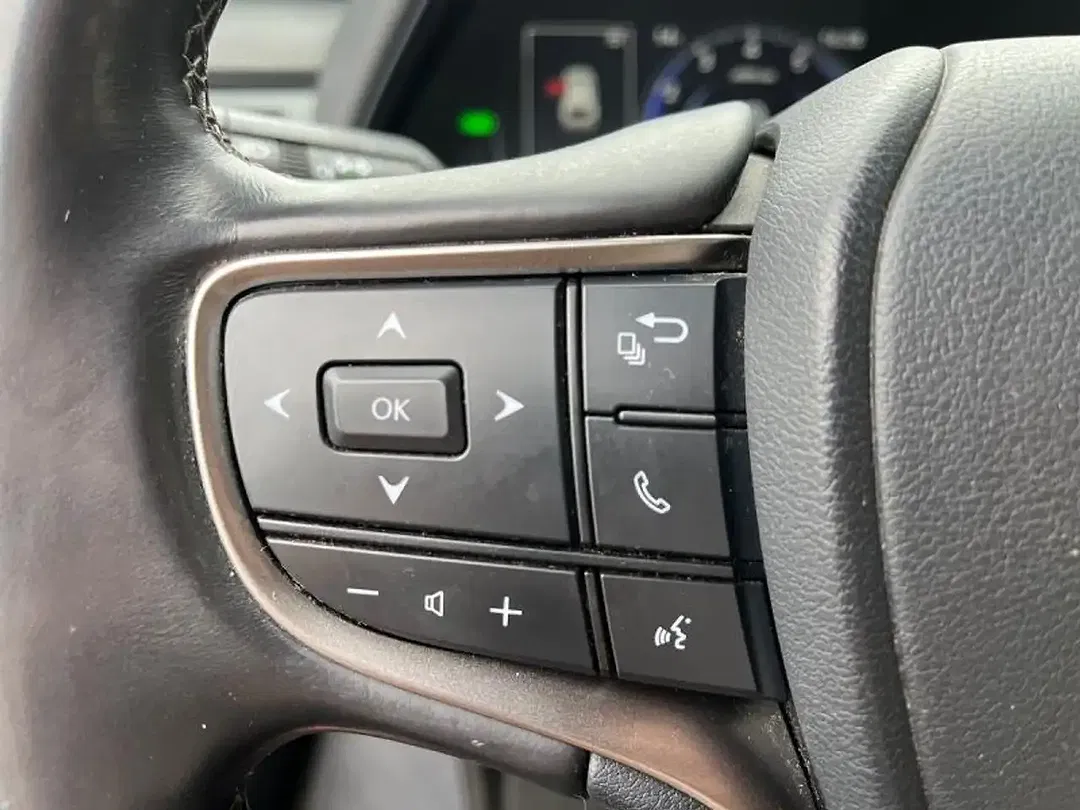Lexus UX 250h - Thumbnail 13