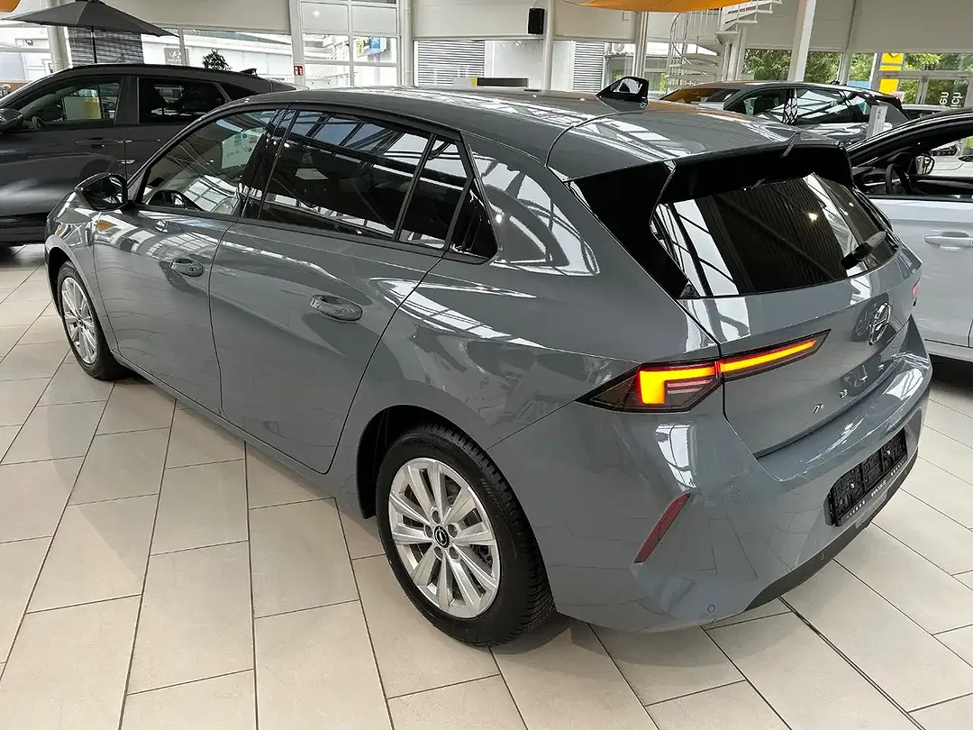 Opel Astra - Thumbnail 2