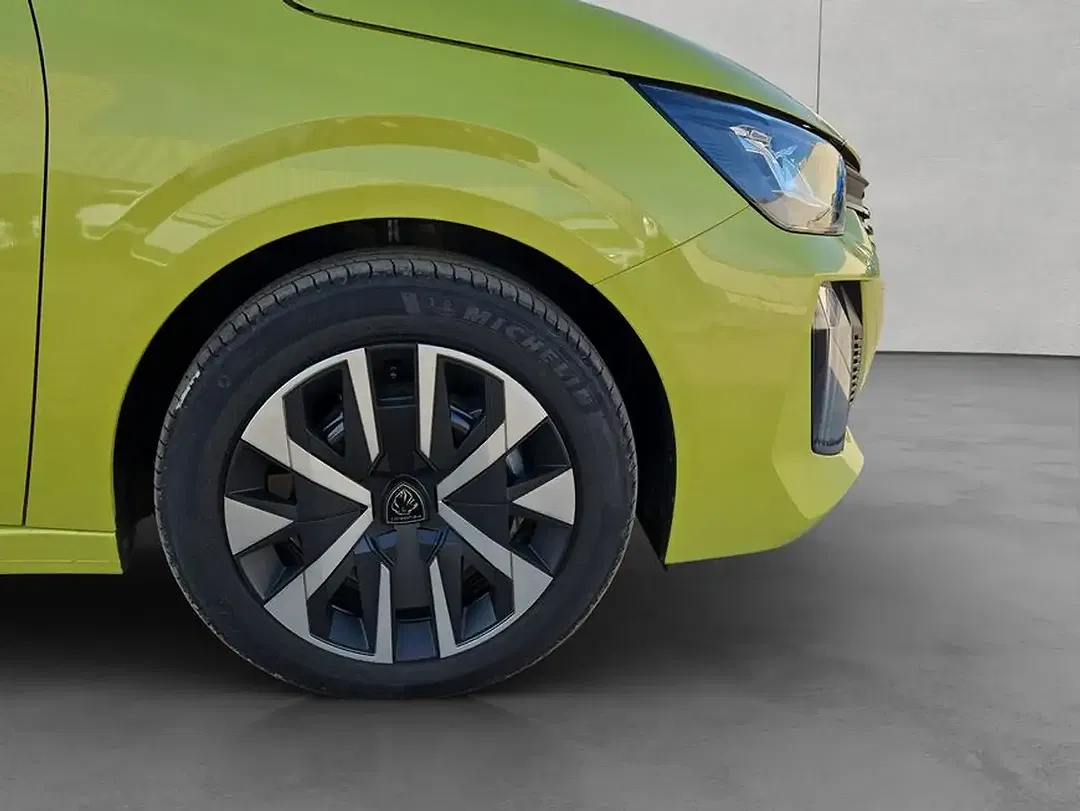 Peugeot 208 - Thumbnail 25