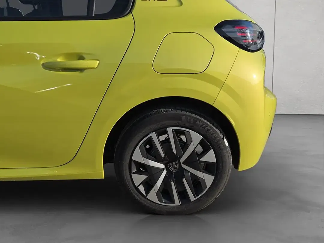 Peugeot 208 - Thumbnail 26