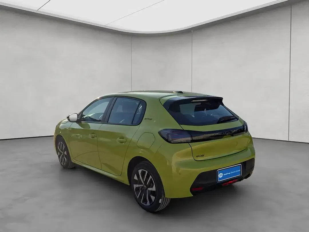 Peugeot 208 - Thumbnail 3