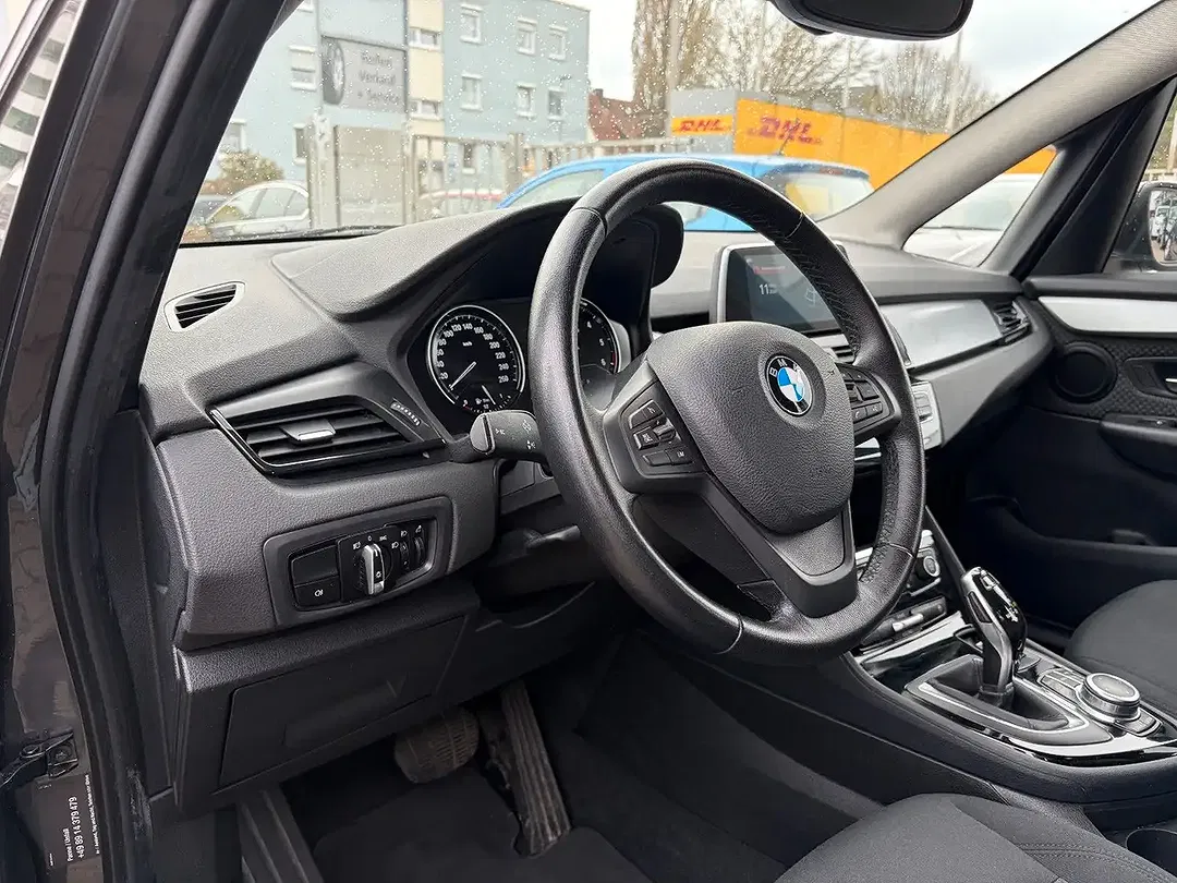 BMW 216 - Thumbnail 14