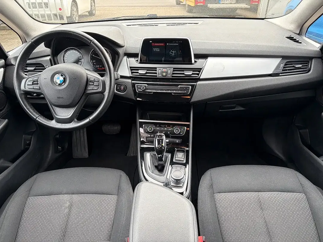BMW 216 - Thumbnail 15