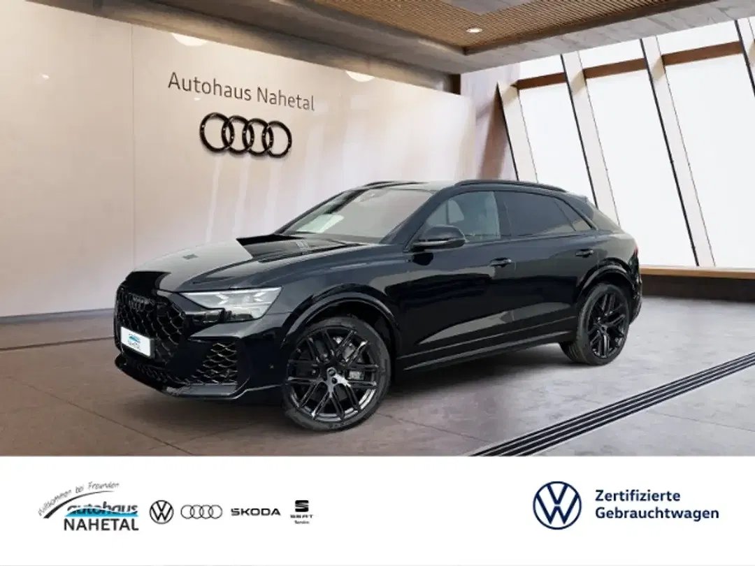 Audi RS Q8 - Thumbnail 1