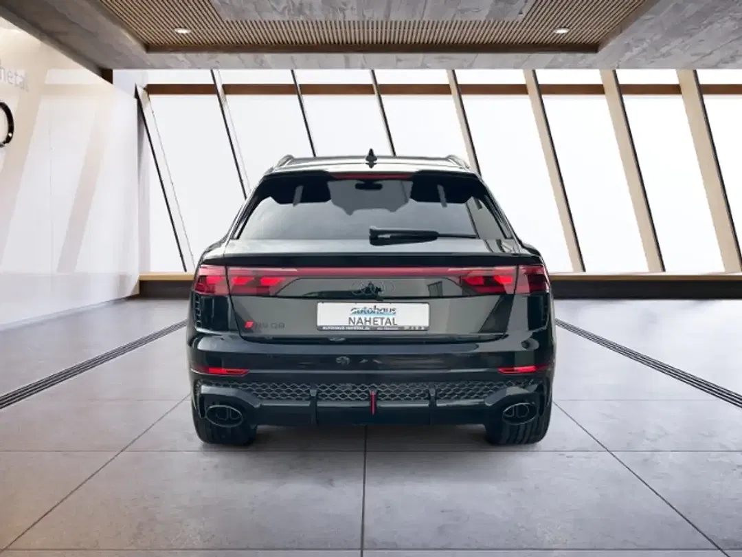Audi RS Q8 - Thumbnail 4