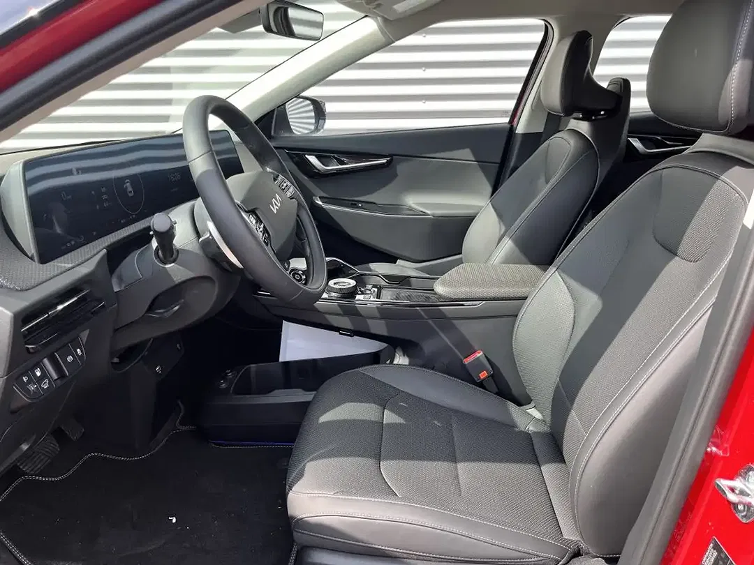 Kia EV6 - Thumbnail 10
